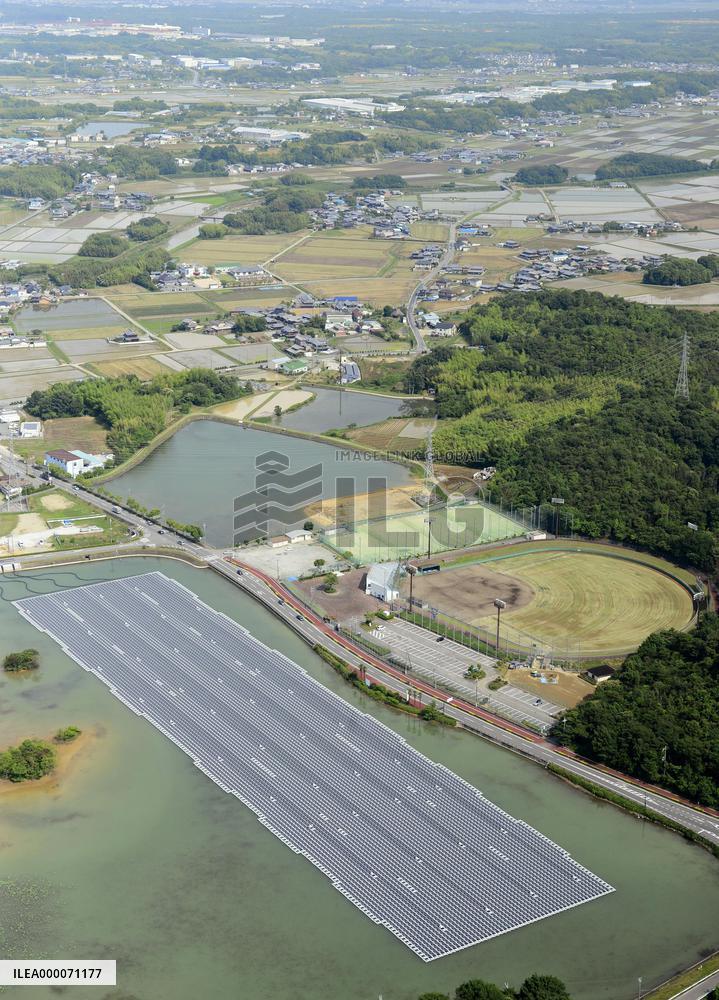 Floating megasolar power plant on reservoir in western Japan