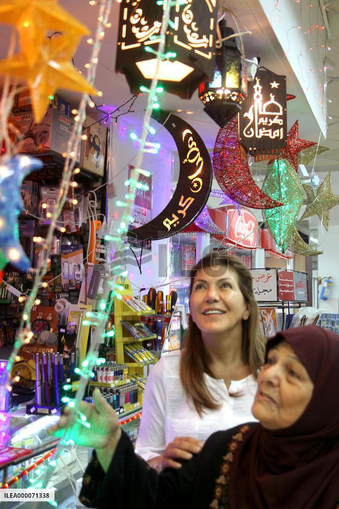 Muslims mark start of Ramadan
