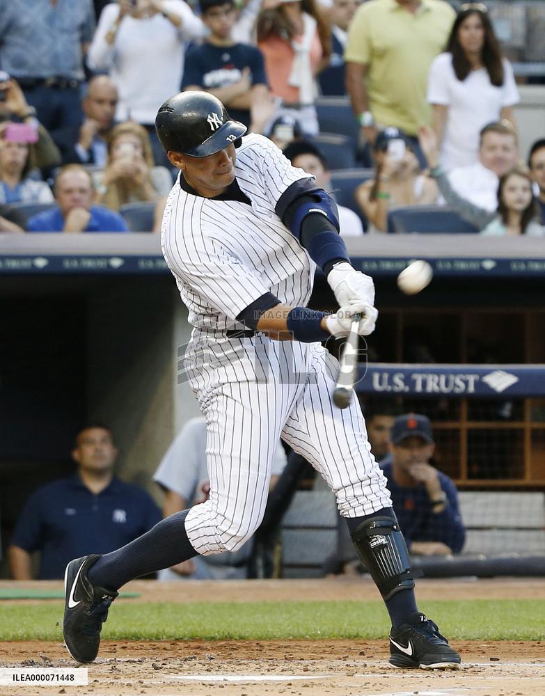 Rodriguez homers for 3,000th career hit