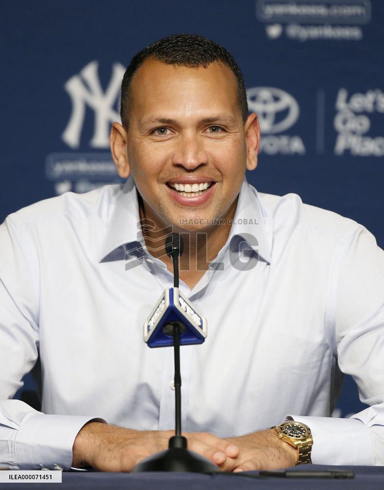 Rodriguez homers for 3,000th career hit