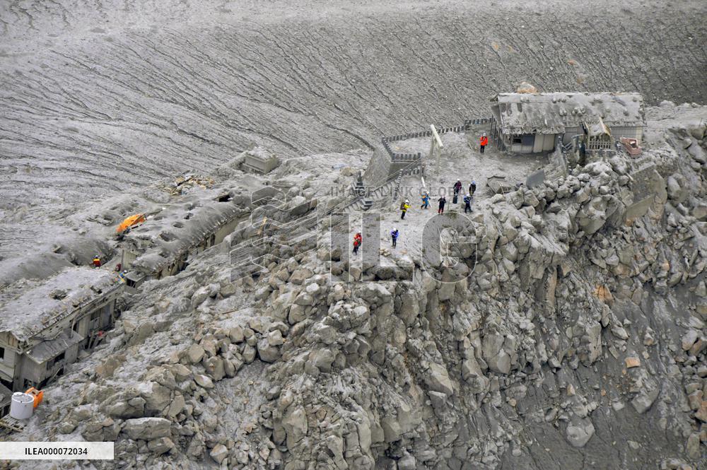 Probe conducted at peak of Mt. Ontake