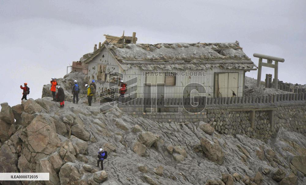 Probe conducted at peak of Mt. Ontake