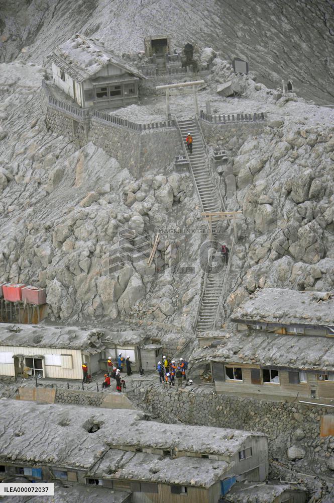 Probe conducted at peak of Mt. Ontake