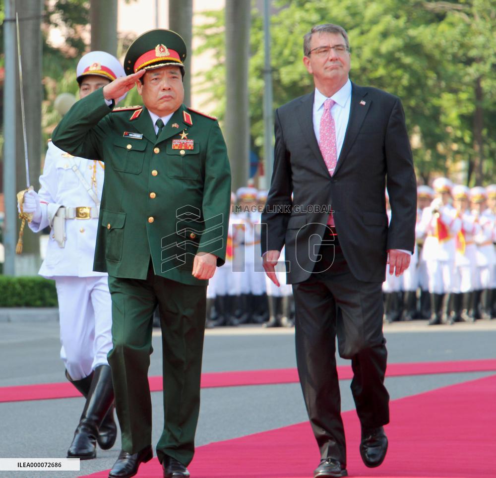 U.S. defense chief Carter visits Vietnam