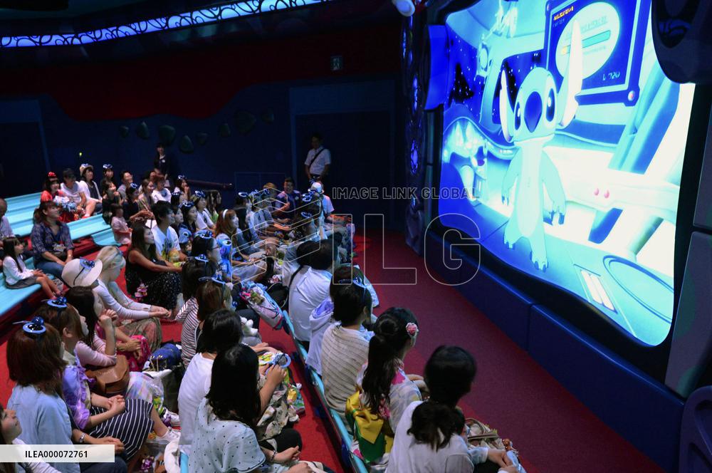 Tokyo Disneyland's new Stitch Encounter