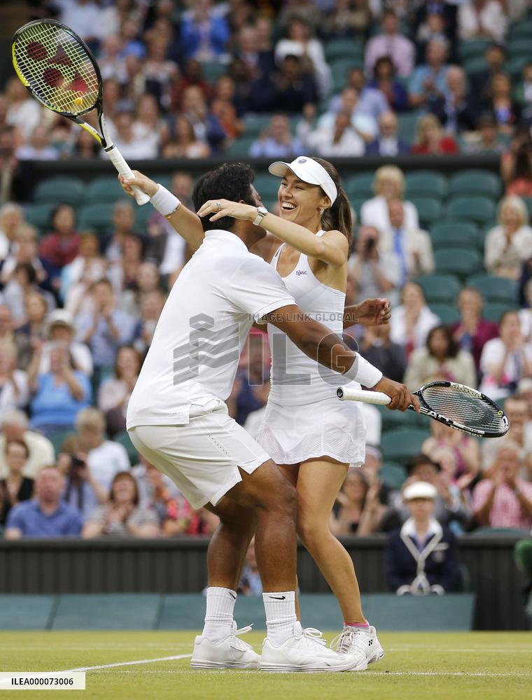 Hingis wins Wimbledon mixed doubles for 2 titles in as many days