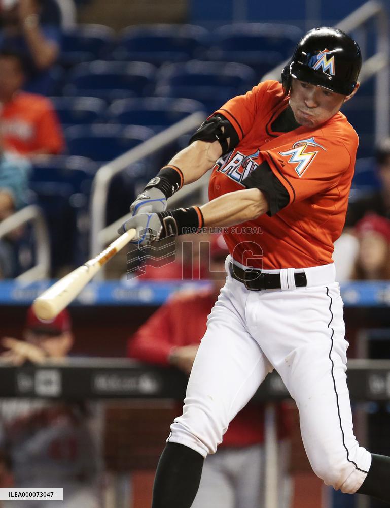 Ichiro gets hit, steals 7th base of season