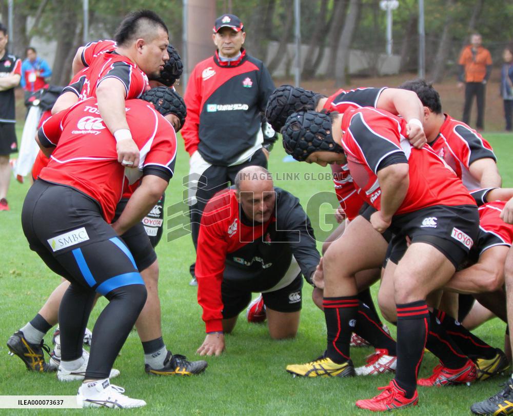French scrum coach advises players of Japan national rugby team