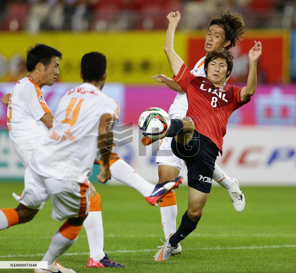 Kashima's Doi tries to score in scoreless J-League game vs Shimizu