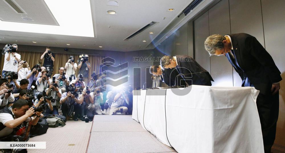 Toshiba chief steps down over accounting scandal