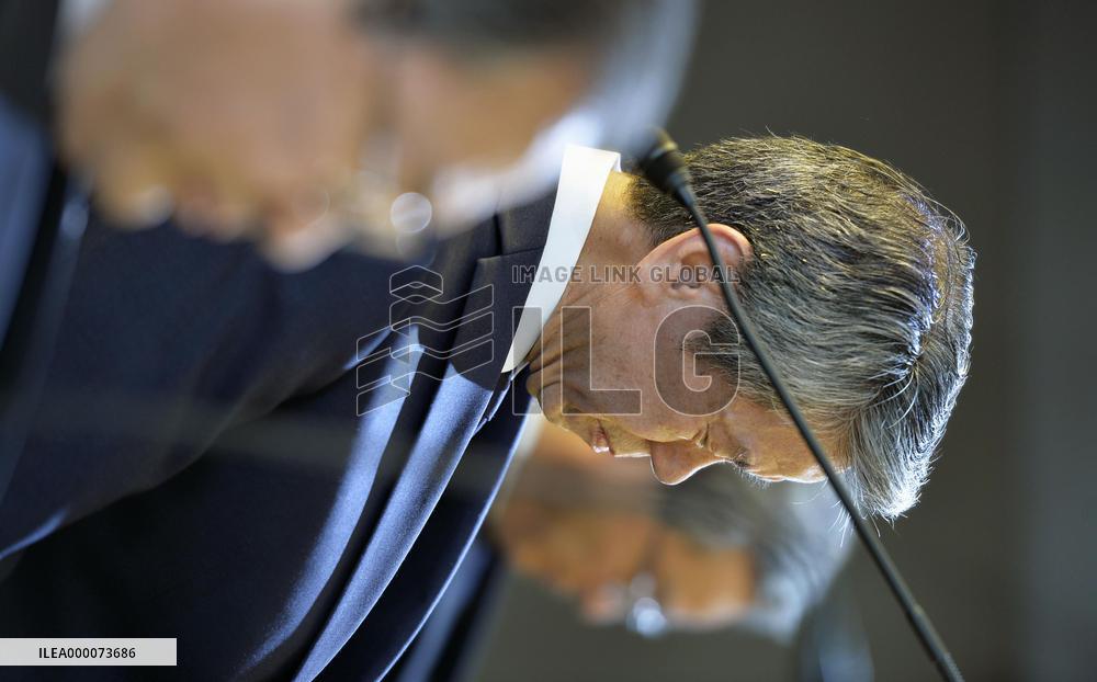 Toshiba chief steps down over accounting scandal