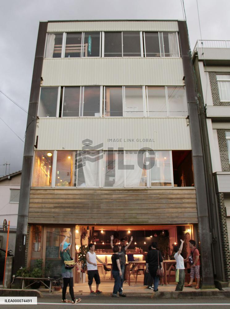 Guest house in Hagi, western Japan, lures tourists, locals