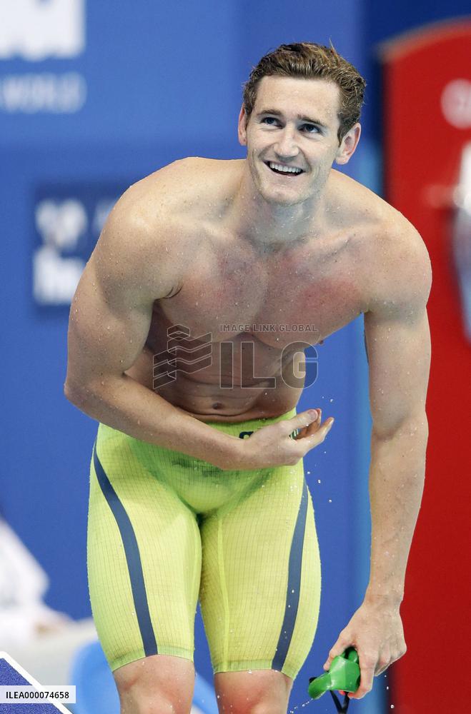 Van de Burgh sets world record in men's 50-meter breaststroke