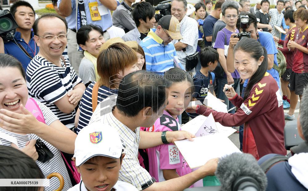Soccer: Sawa describes husband as "manly"
