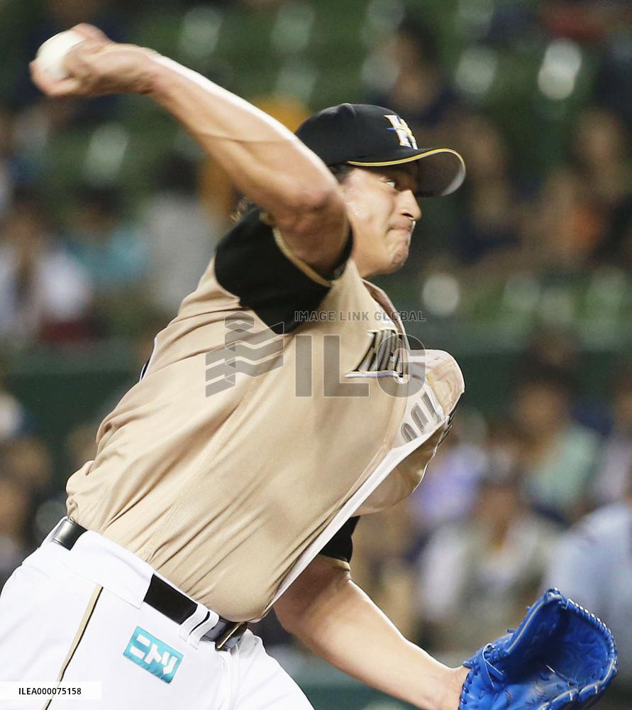 Fighters' Mendoza battles past Lions