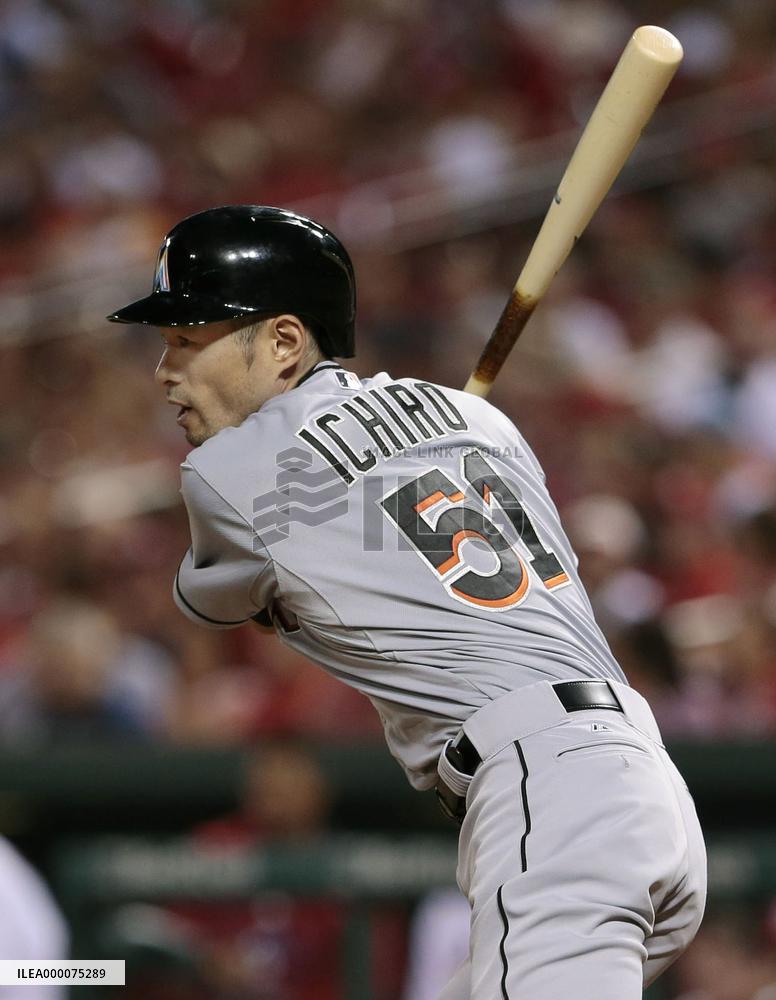 Suzuki matches Cobb's career hit total