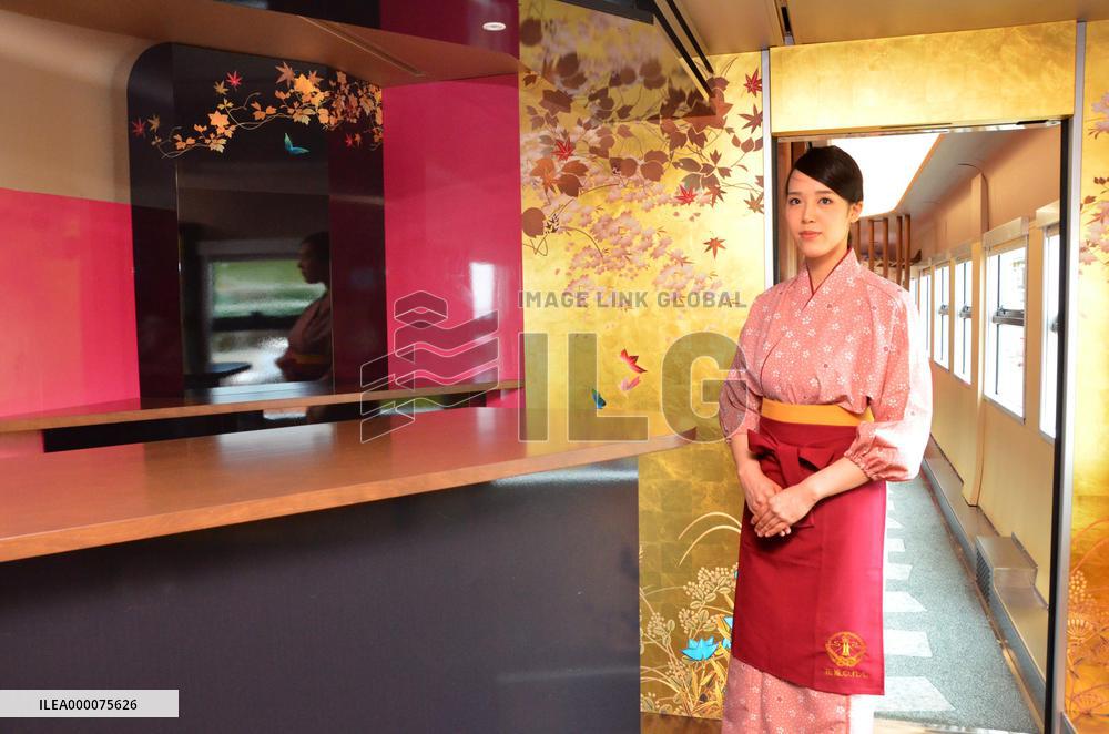 Tourist train featuring motifs from traditional Ishikawa crafts