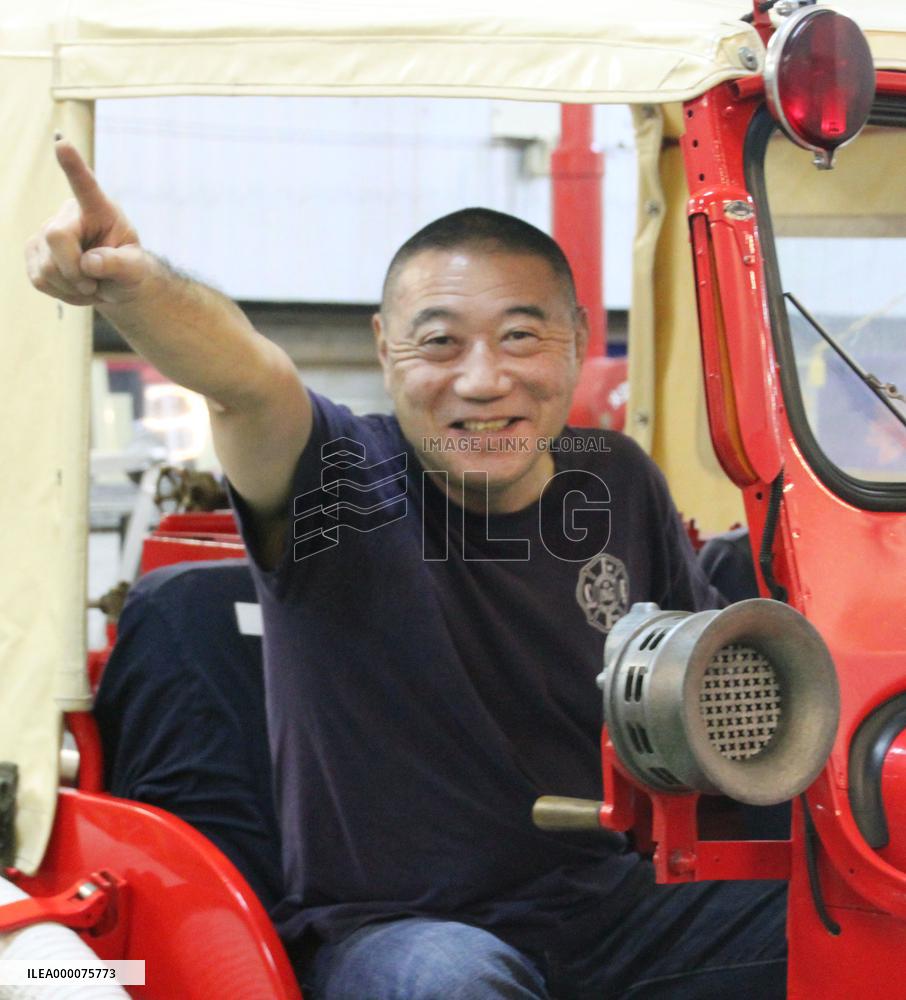Longtime fan builds fire engine from popular picture book