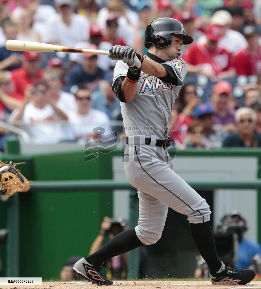 Ichiro hits a double