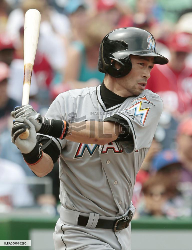 Ichiro hits a double