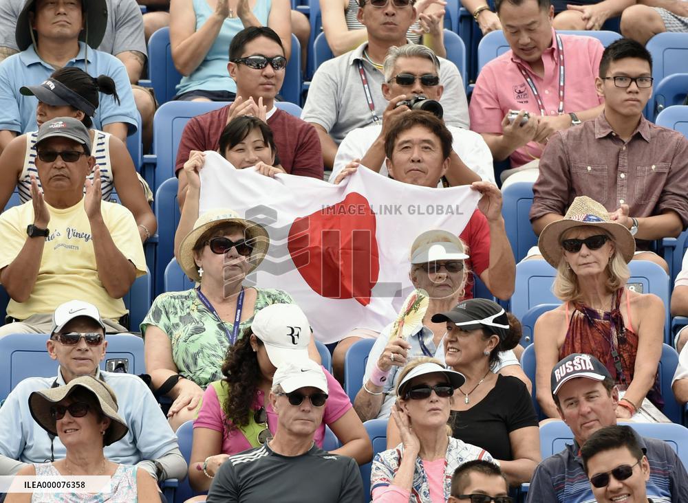 Nishikori crashes out in first round of U.S. Open