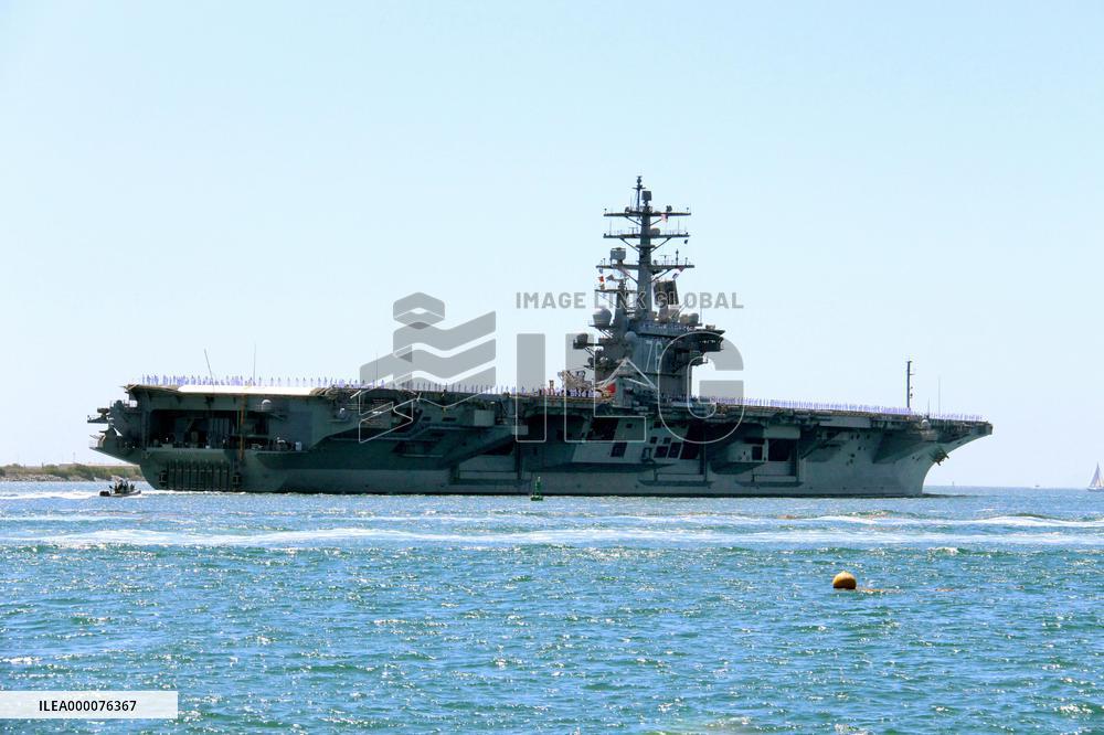 U.S. nuclear-powered carrier Ronald Reagan leaves for Japan
