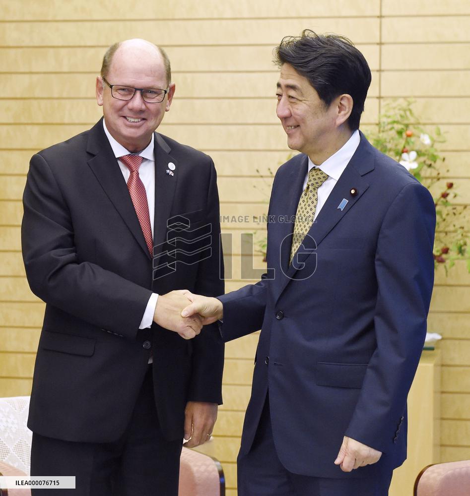 PM Abe meets with Swedish parliament speaker