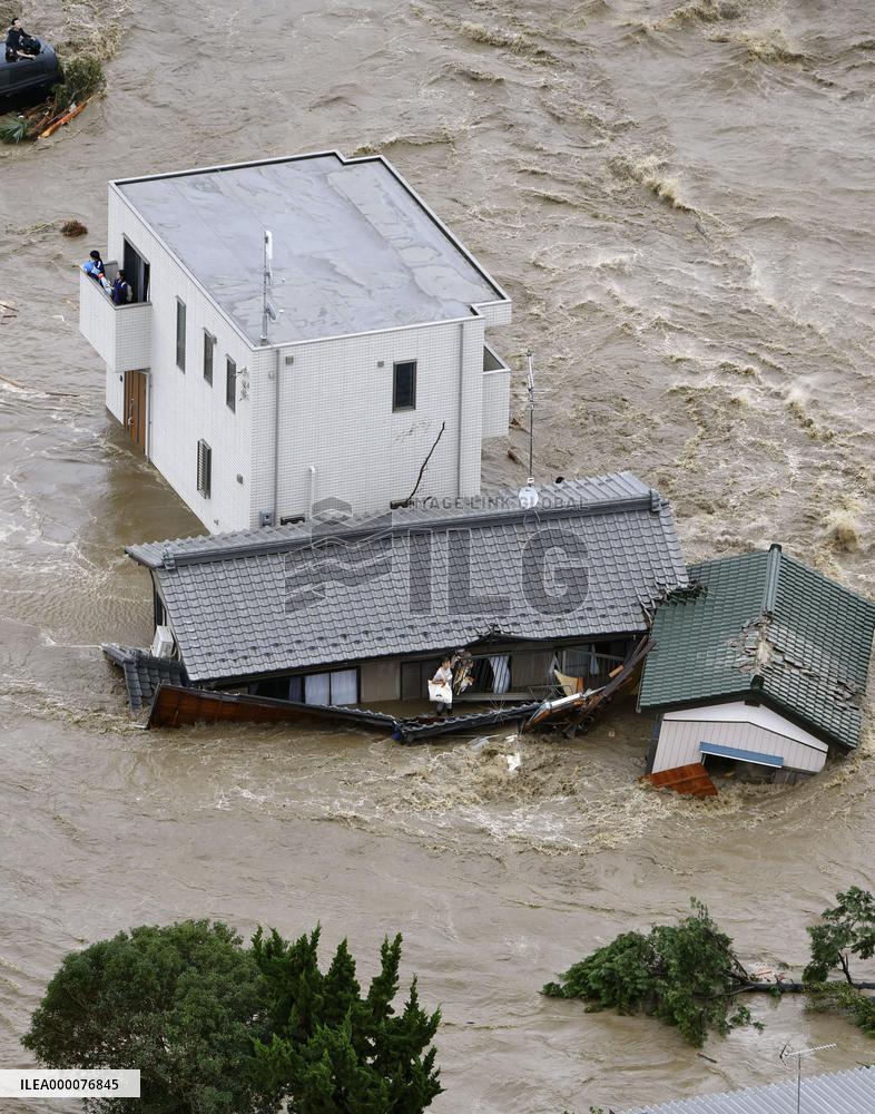 Downpours cause massive floods in eastern Japan