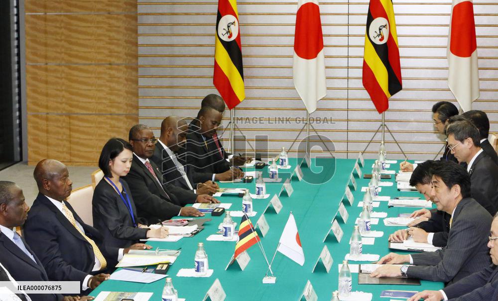 Uganda President Museveni meets Japanese Prime Minister Abe