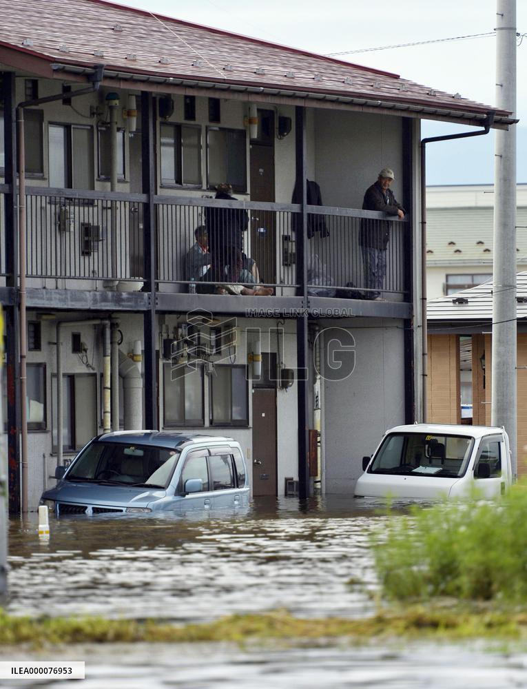 Japan struggles with floods for 2nd day