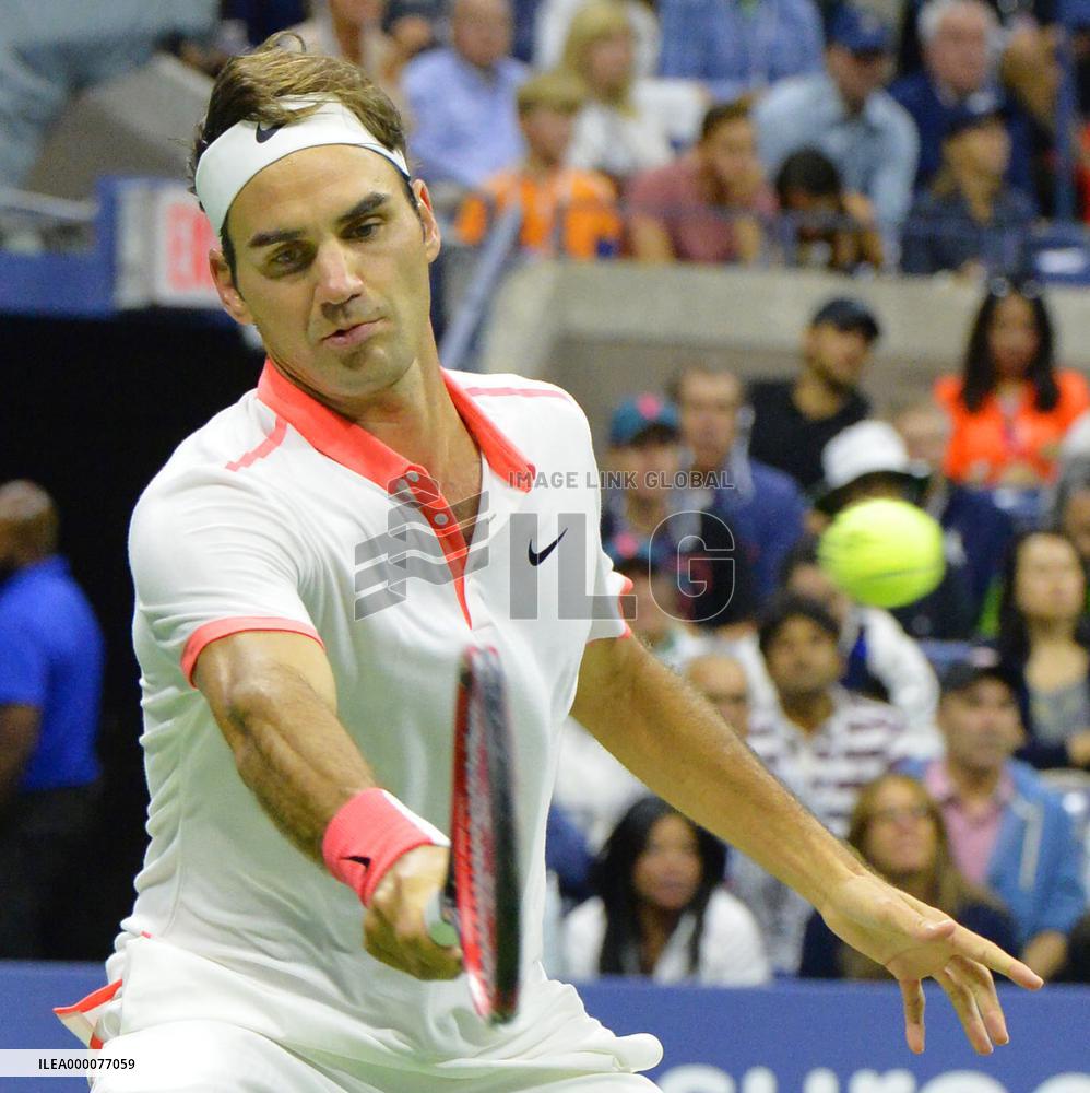 Federer beaten by Djokovic in U.S. Open final