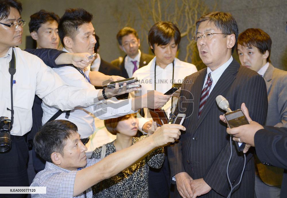 S. Korea, Japan, China hold talks on trilateral summit