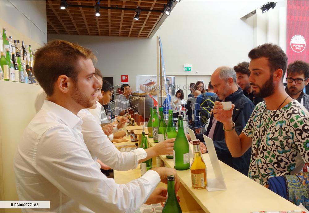 Japanese alcoholic beverages introduced at Milan expo