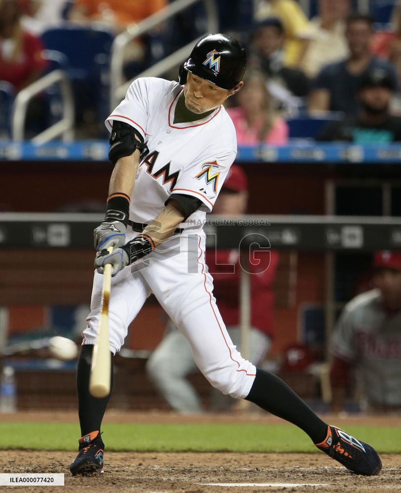 Ichiro singles against Phillies