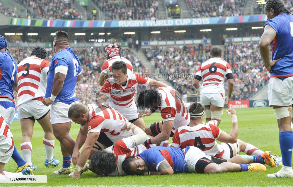 Japan score penalty try against Samoa