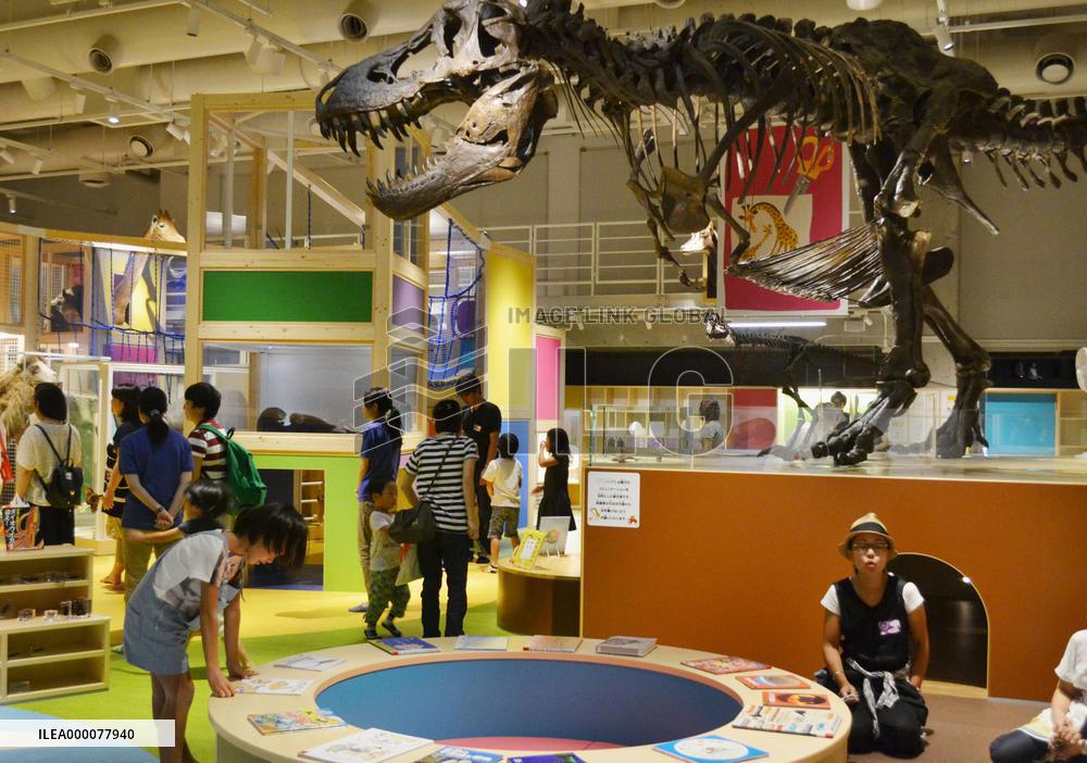 Huge Tyrannosaurus skeleton shown in Tokyo museum's new exhibit room