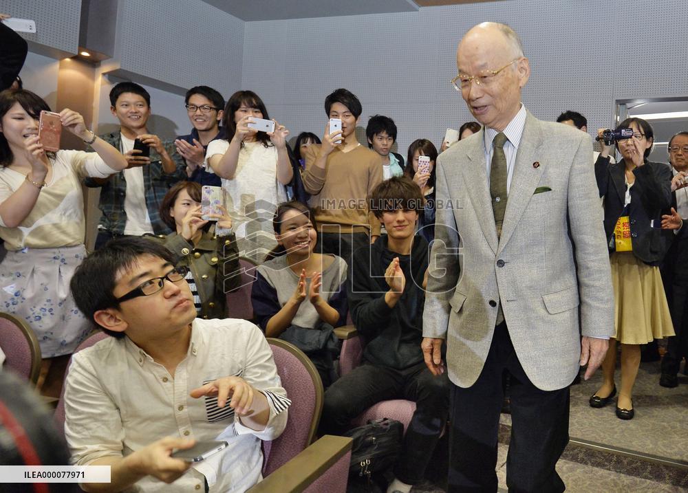 Japan's Omura shares Nobel medicine prize with 2 others