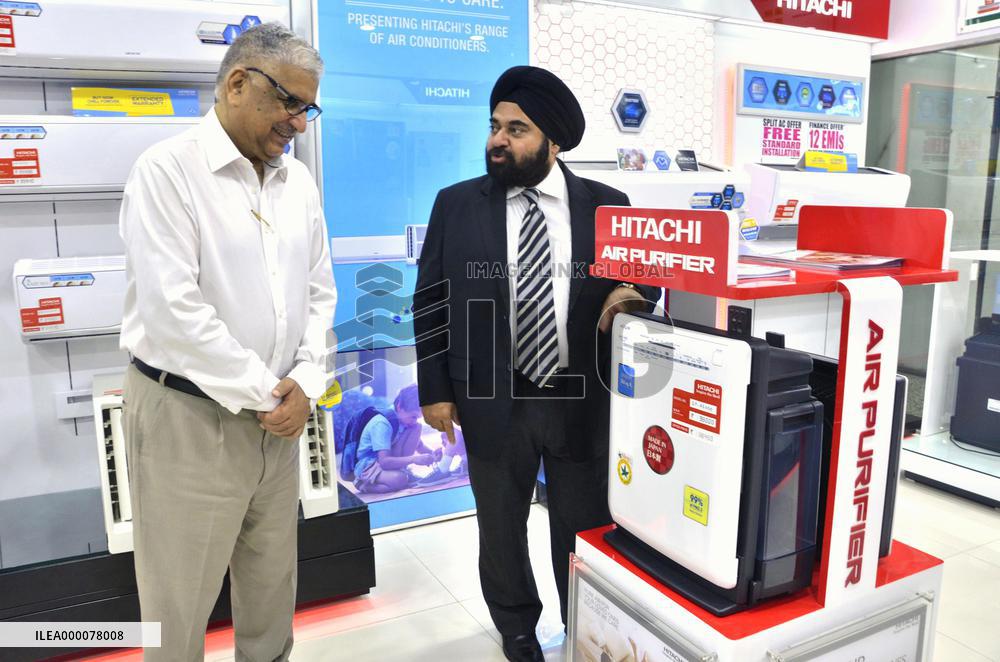 Exec of Hitachi's Indian unit pitches air purifier
