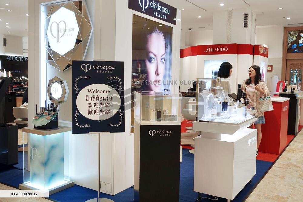 Osaka department store awaits Chinese shopping spree during holidays