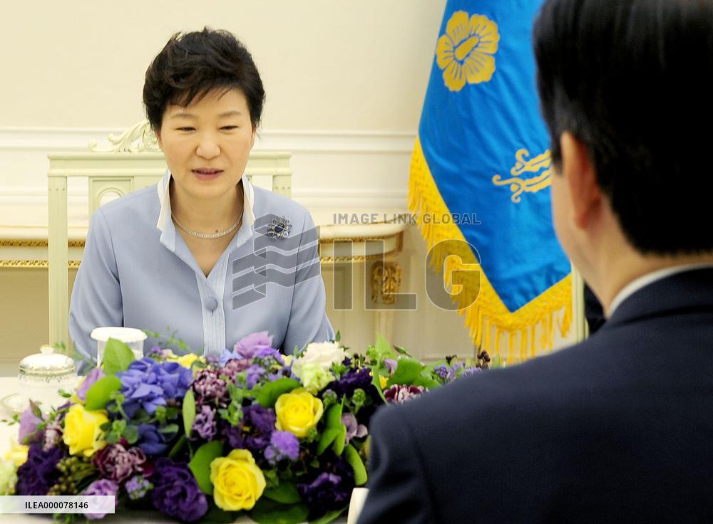 Komeito leader Yamaguchi meets with S. Korean President