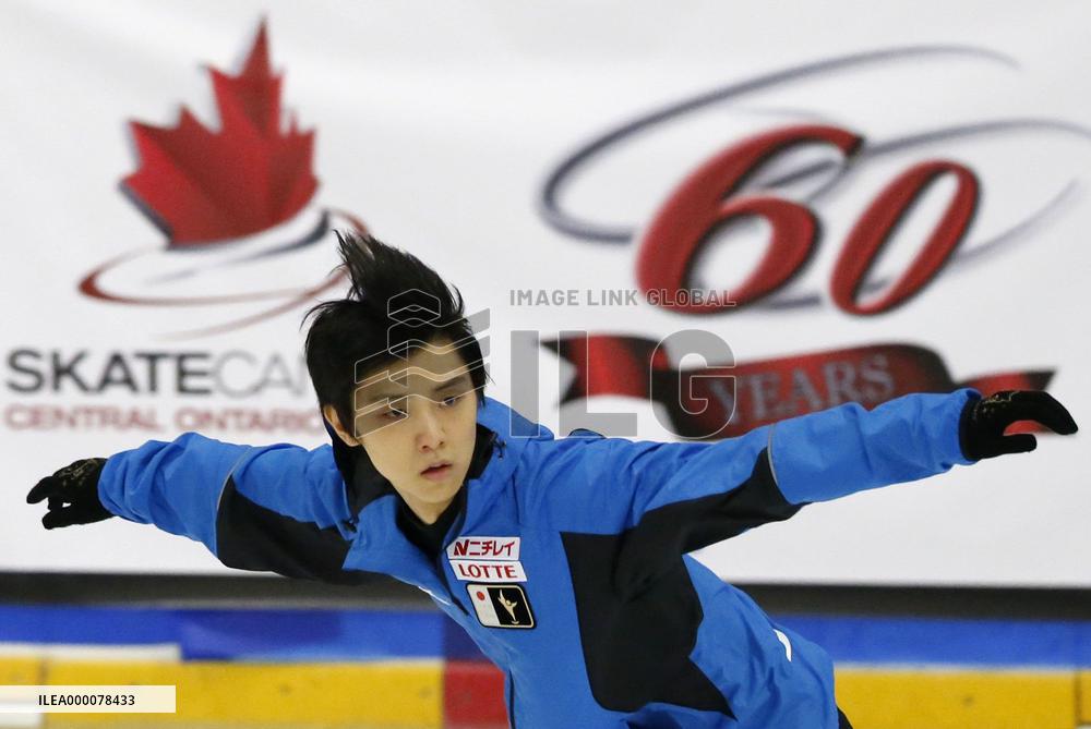 Hanyu gets ready for competition in Canada
