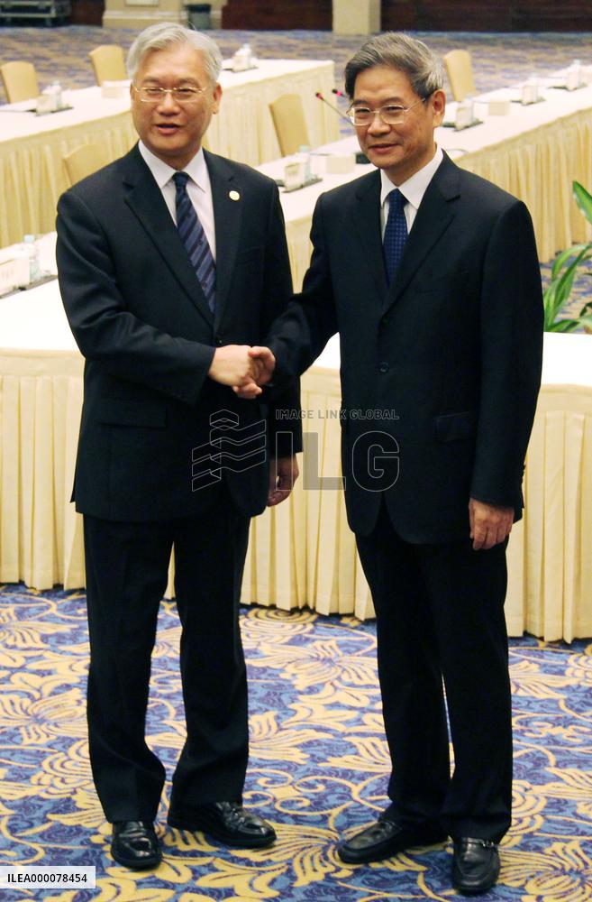 Taiwan, China end ministerial talks without consensus on air travel