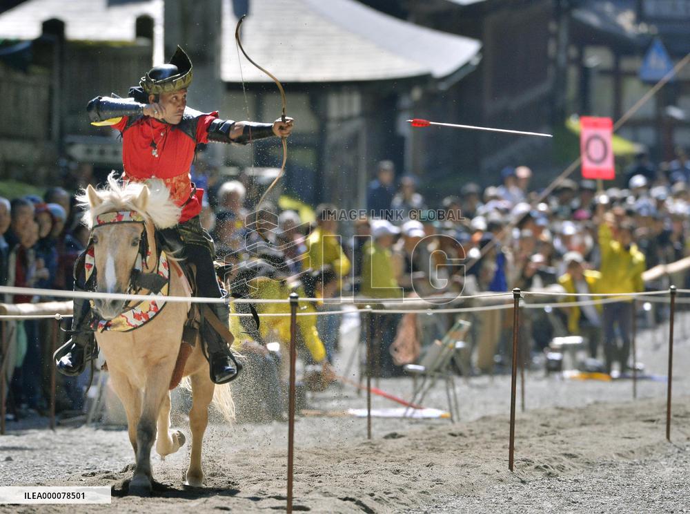 Int'l horseback archery event held in Nikko