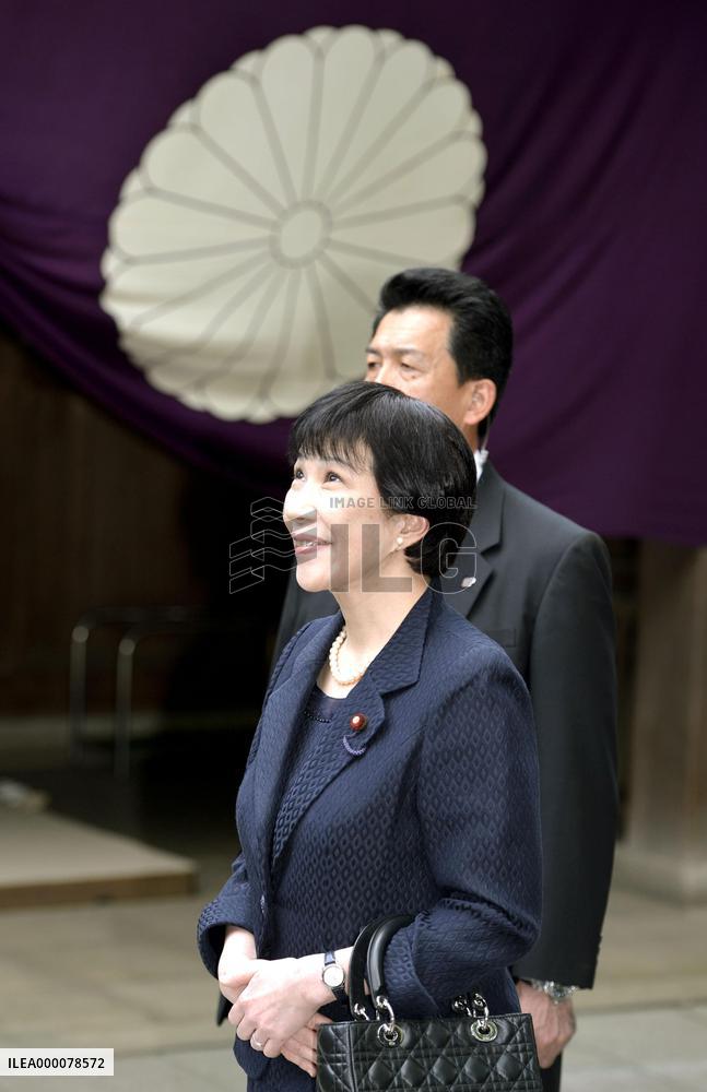 2 Cabinet ministers visit war-linked Yasukuni Shrine during festival
