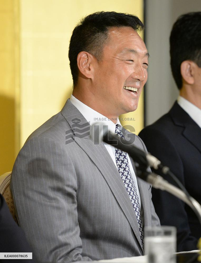 Hanshin's new manager Kanemoto attends press conference