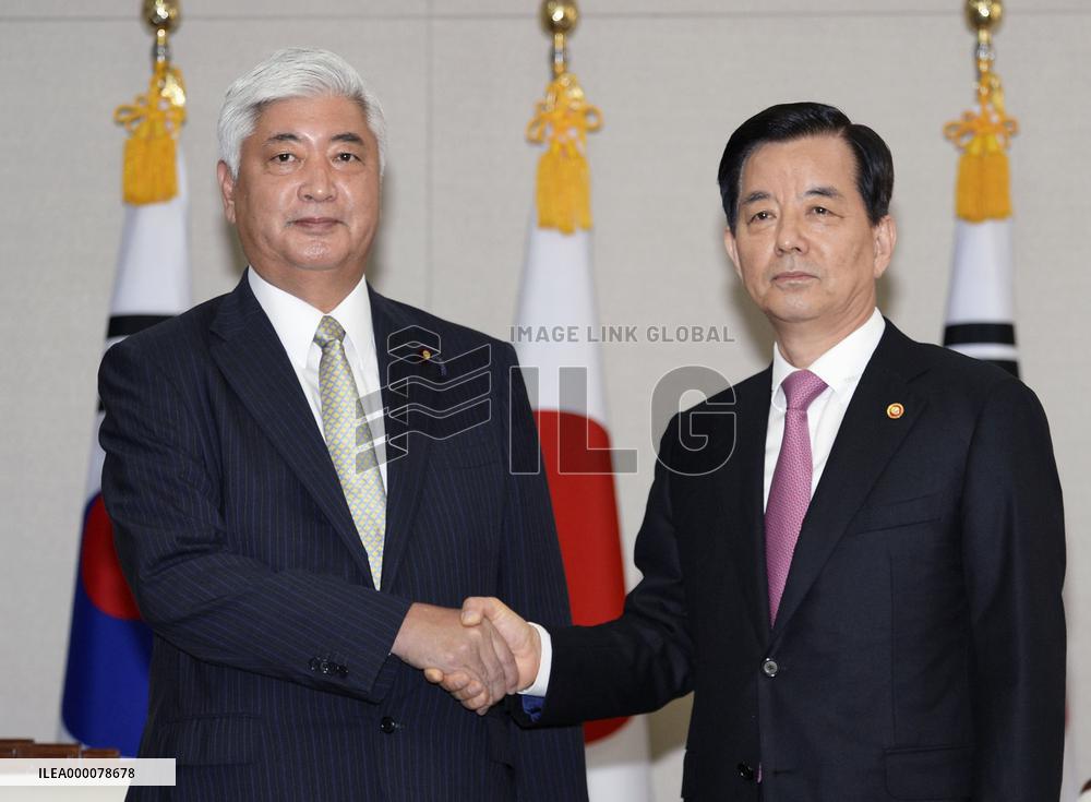 S. Korean, Japanese defense chiefs meet in Seoul