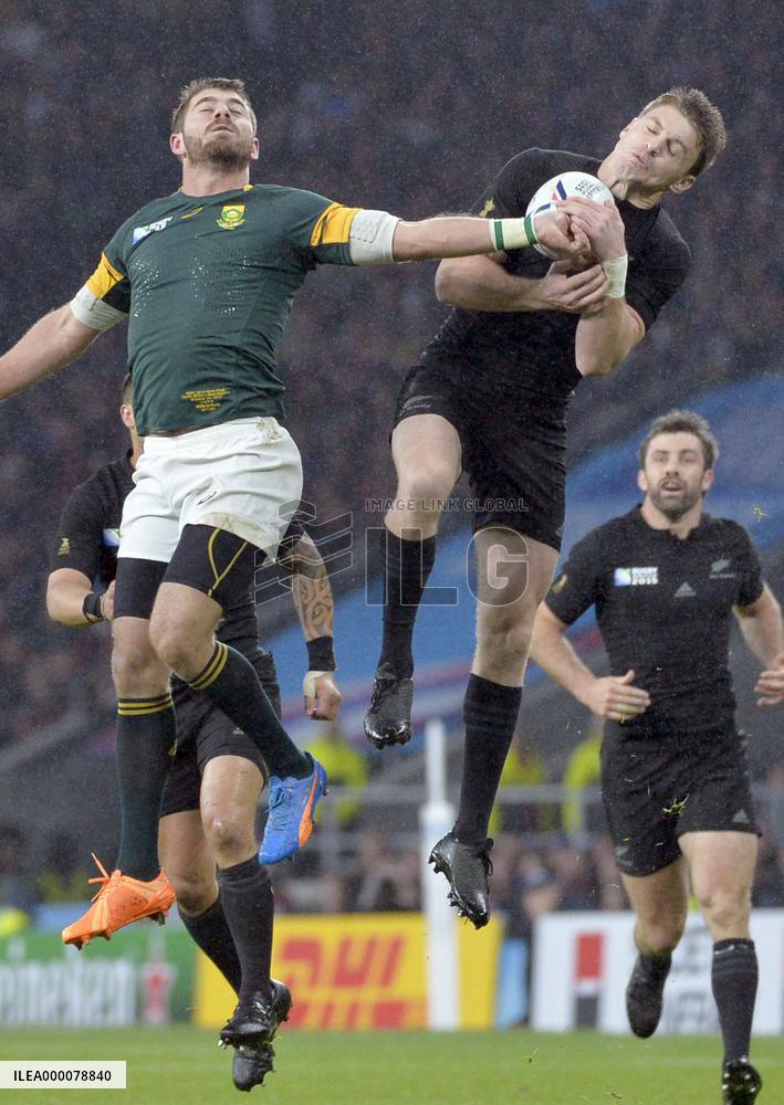 New Zealand edge South Africa to reach World Cup final