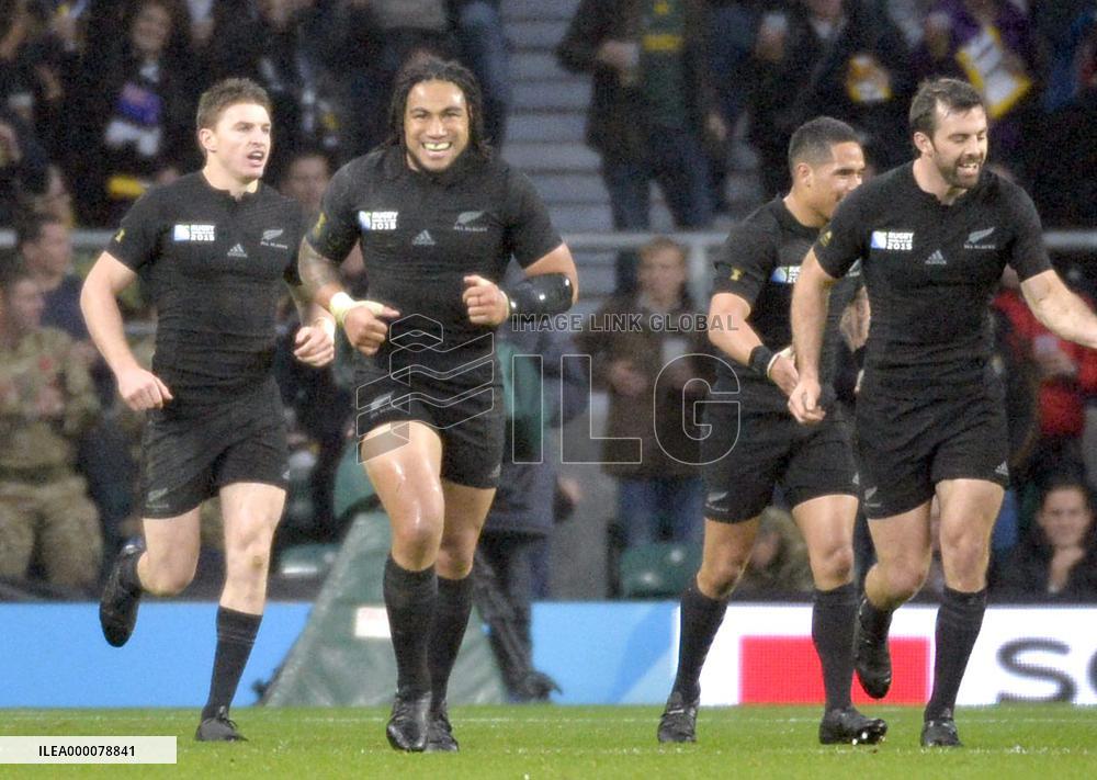 New Zealand edge South Africa to reach World Cup final