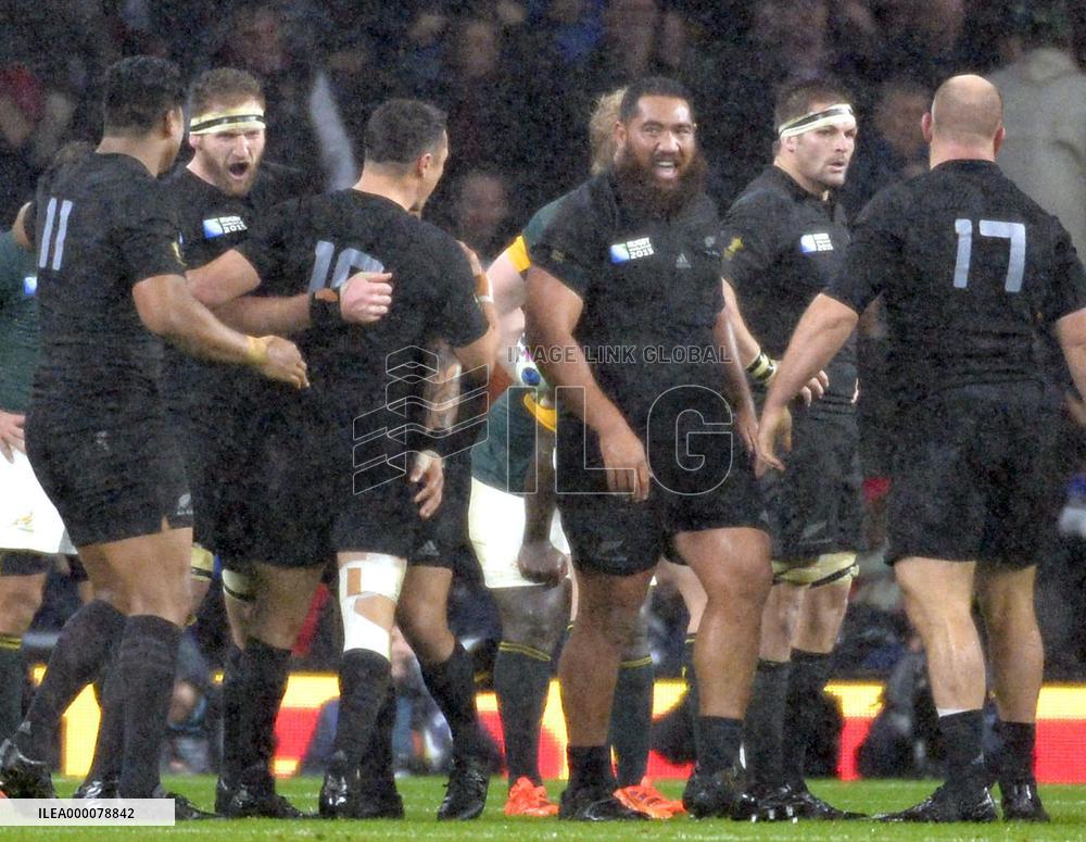 New Zealand edge South Africa to reach World Cup final