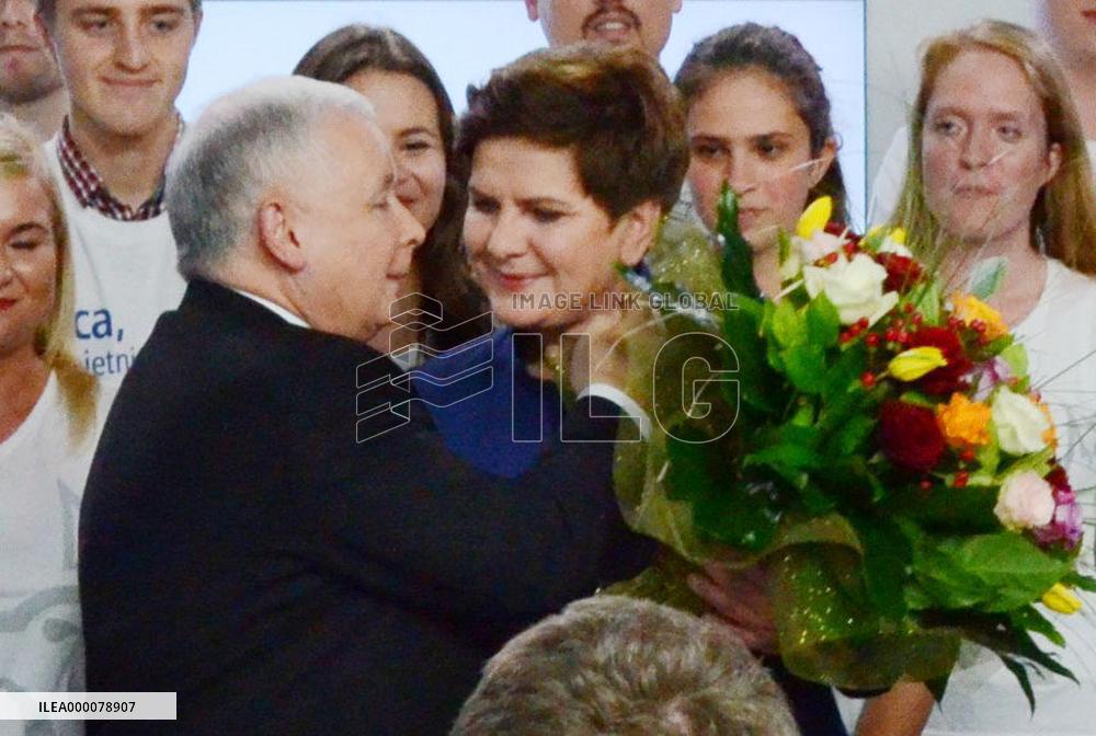 Poland's conservative party wins, ready for regime change